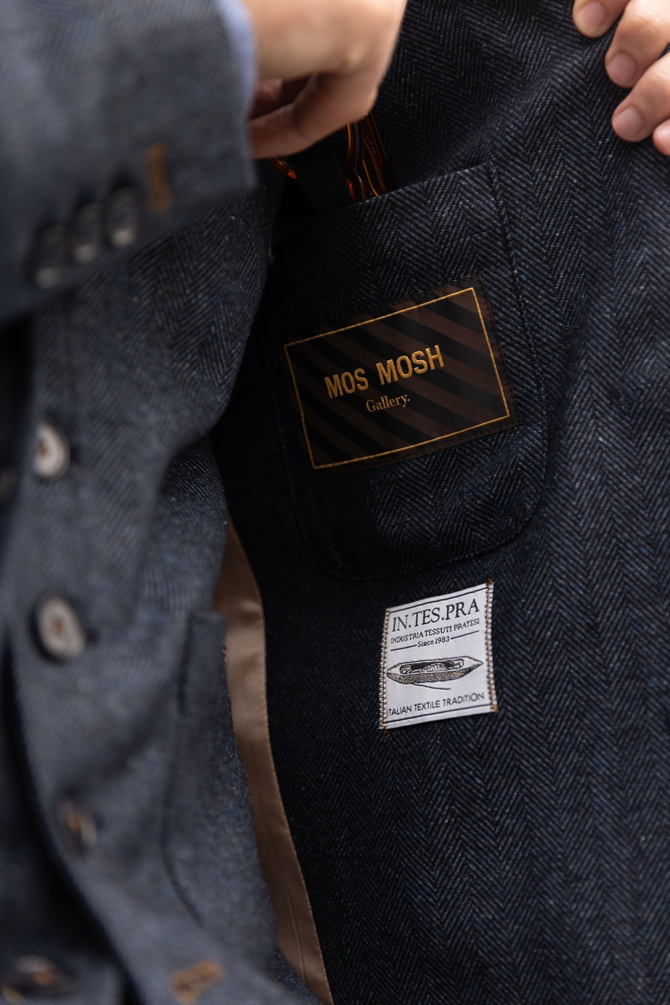 Modelshot / Indigo Blue / Detail